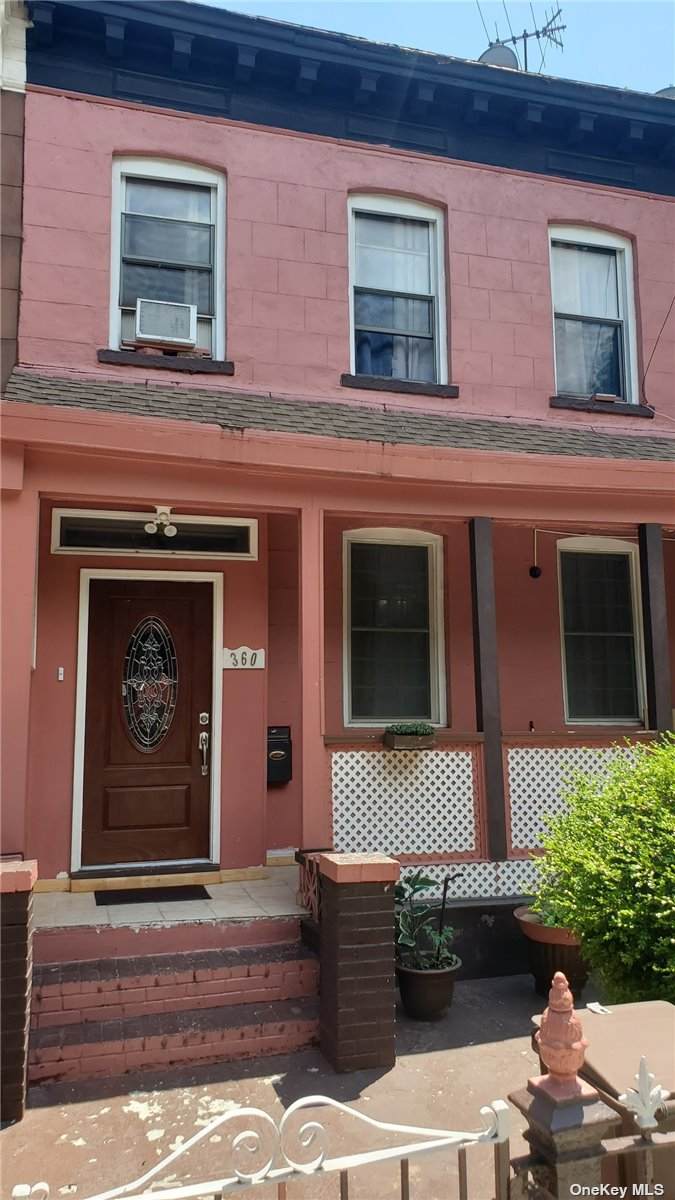 360 Quincy Street - Photo 1