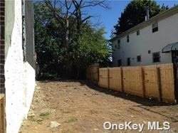 65 Montauk Avenue - Photo 1
