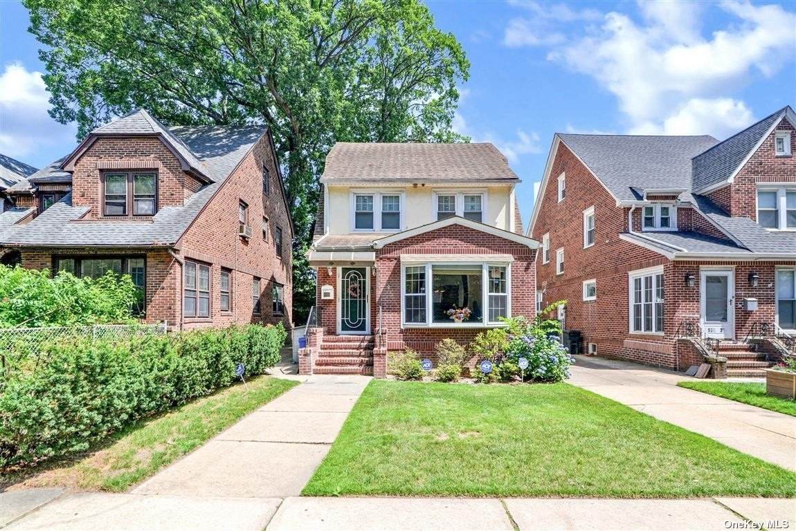 109-38 Park Lane South - Photo 1