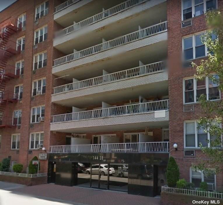 144-30 Roosevelt Avenue - Photo 1