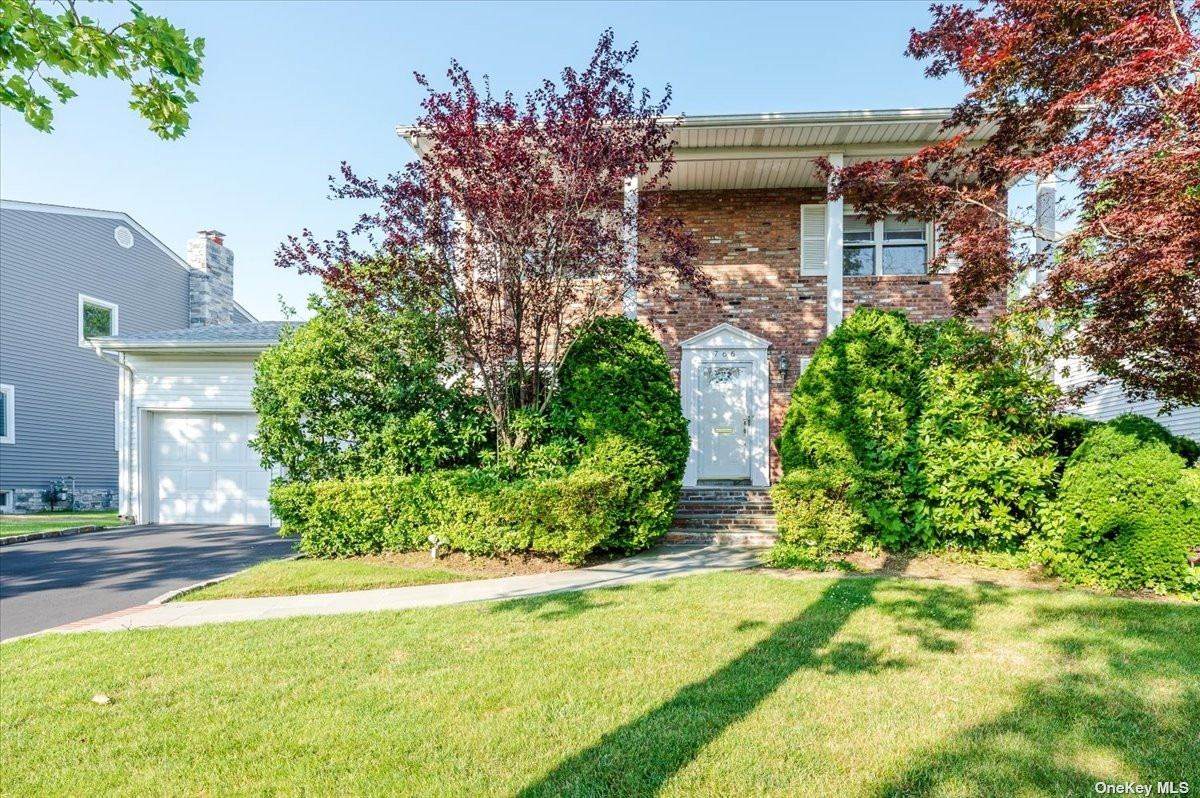 766 Daniel Street - Photo 1