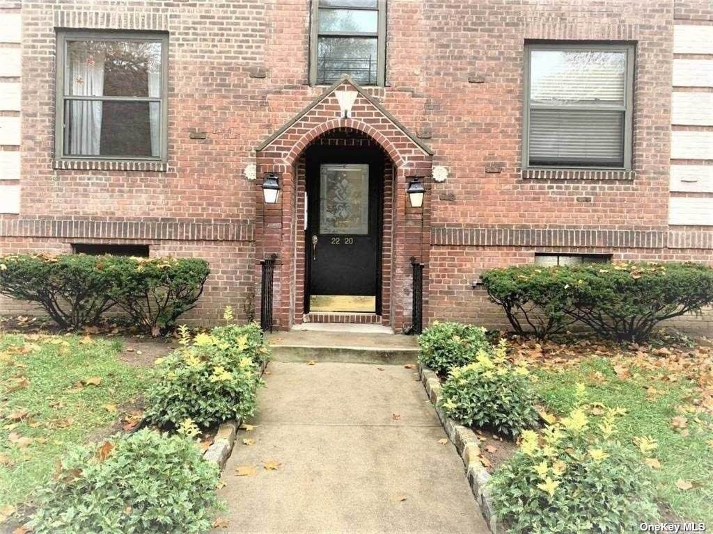 22-20 76 Street - Photo 1