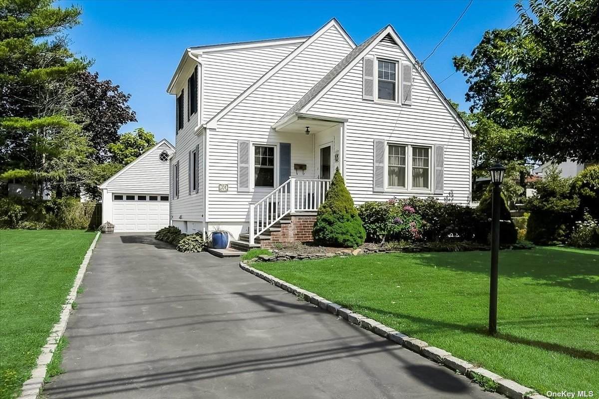 324 Oak Neck Road - Photo 1