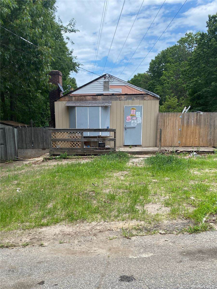 103 Pinehurst Boulevard - Photo 1