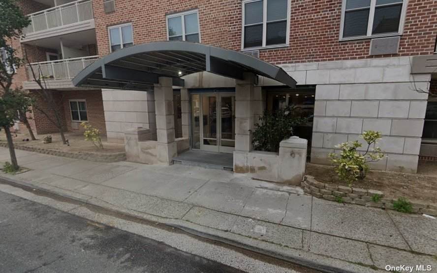 410 E Broadway - Photo 1