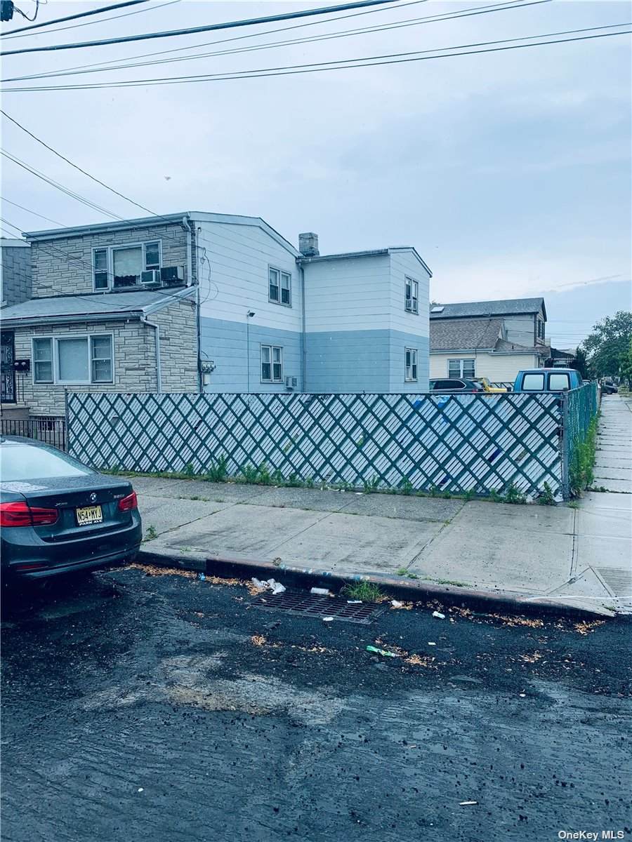 9727 Avenue L - Photo 1