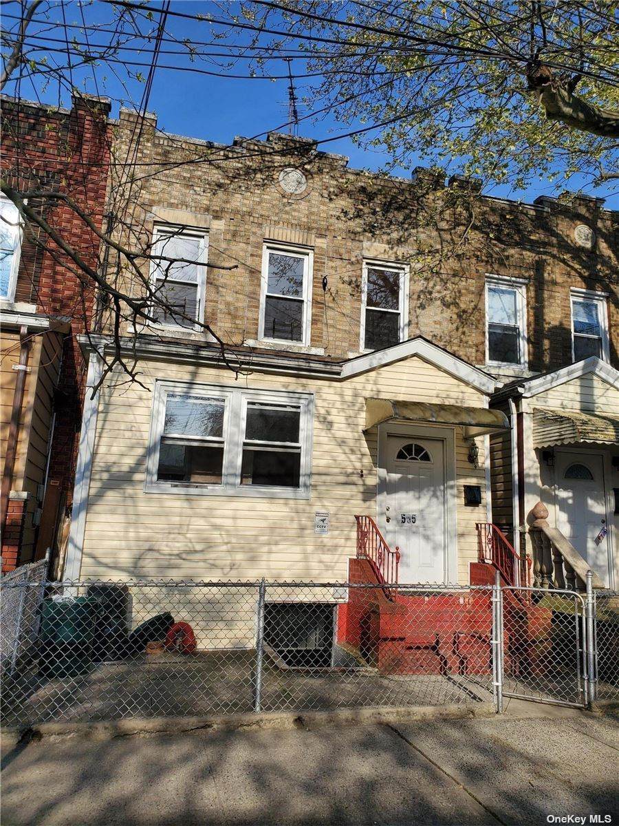 555 Drew Street - Photo 1