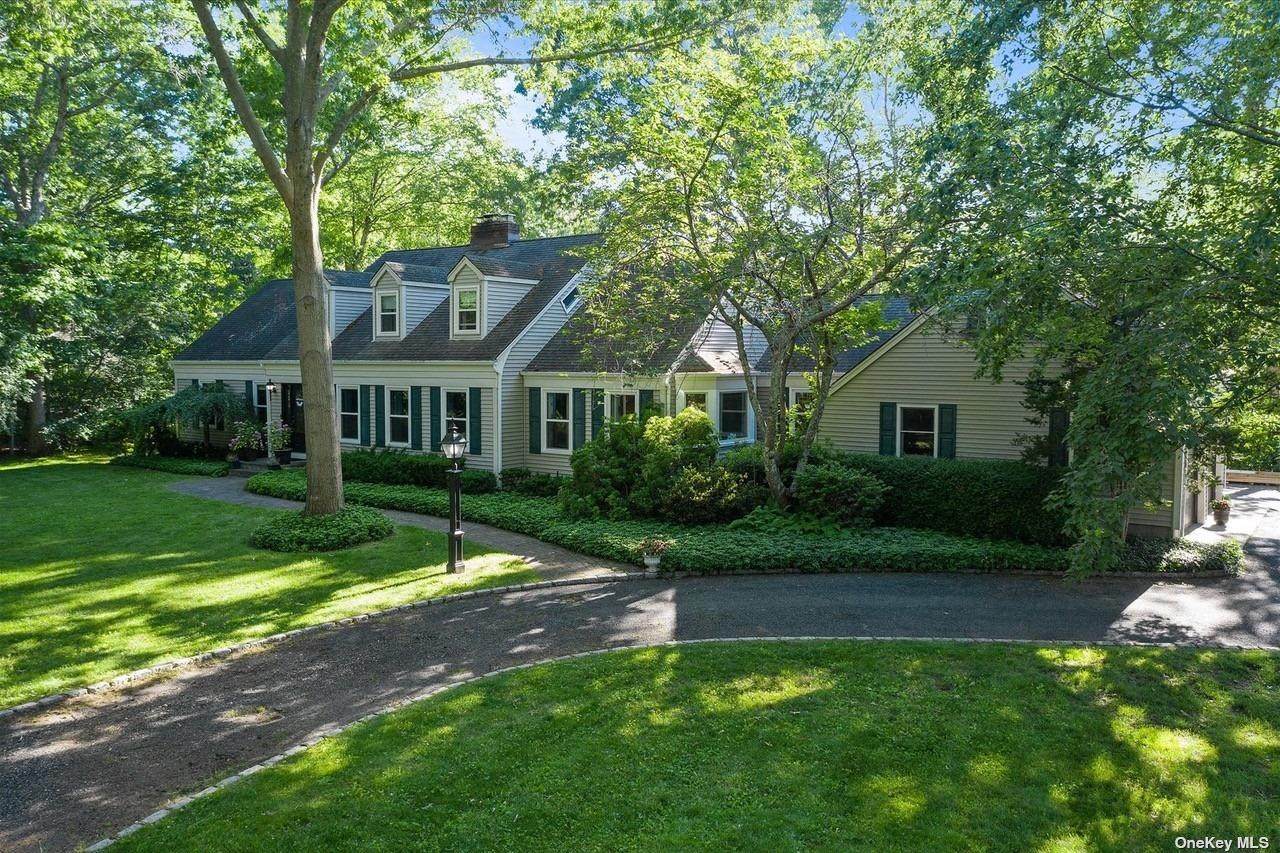 22 Laurel Hollow Court - Photo 1