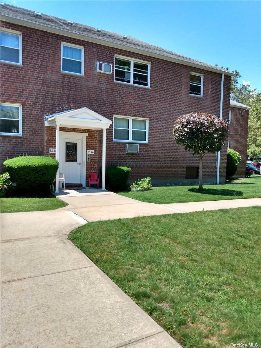 88-06 155 Avenue - Photo 1