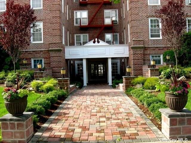 194 Smith Street - Photo 1