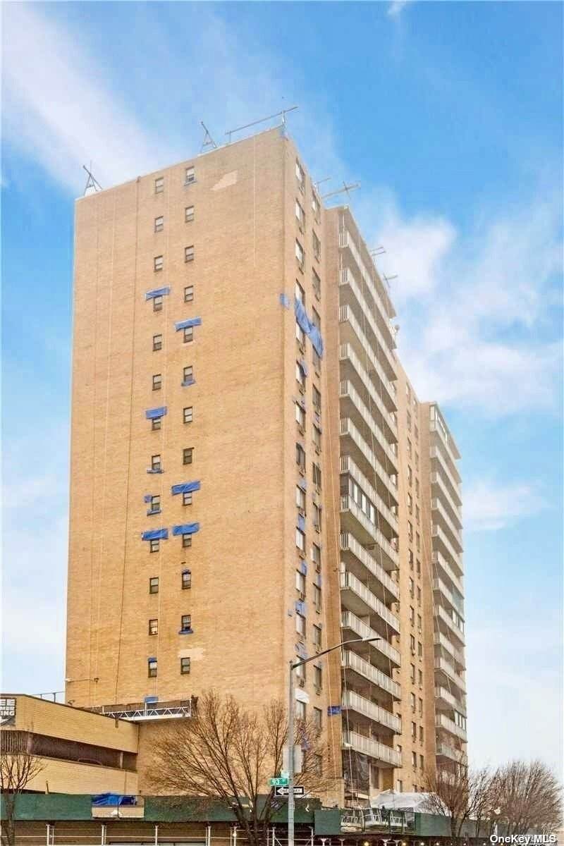 92-29 Queens Boulevard - Photo 1