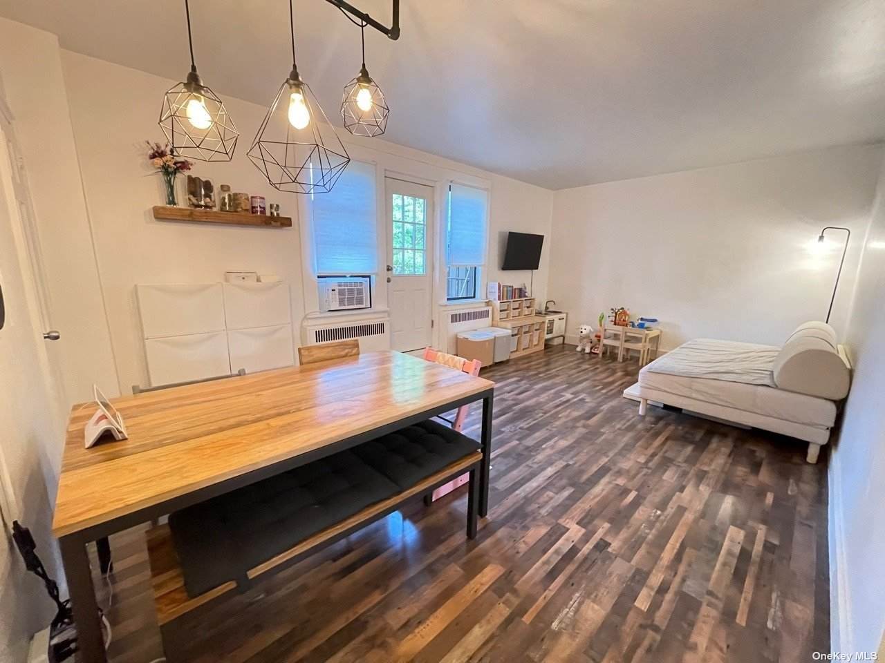 40-01 Little Neck Pkwy - Photo 1