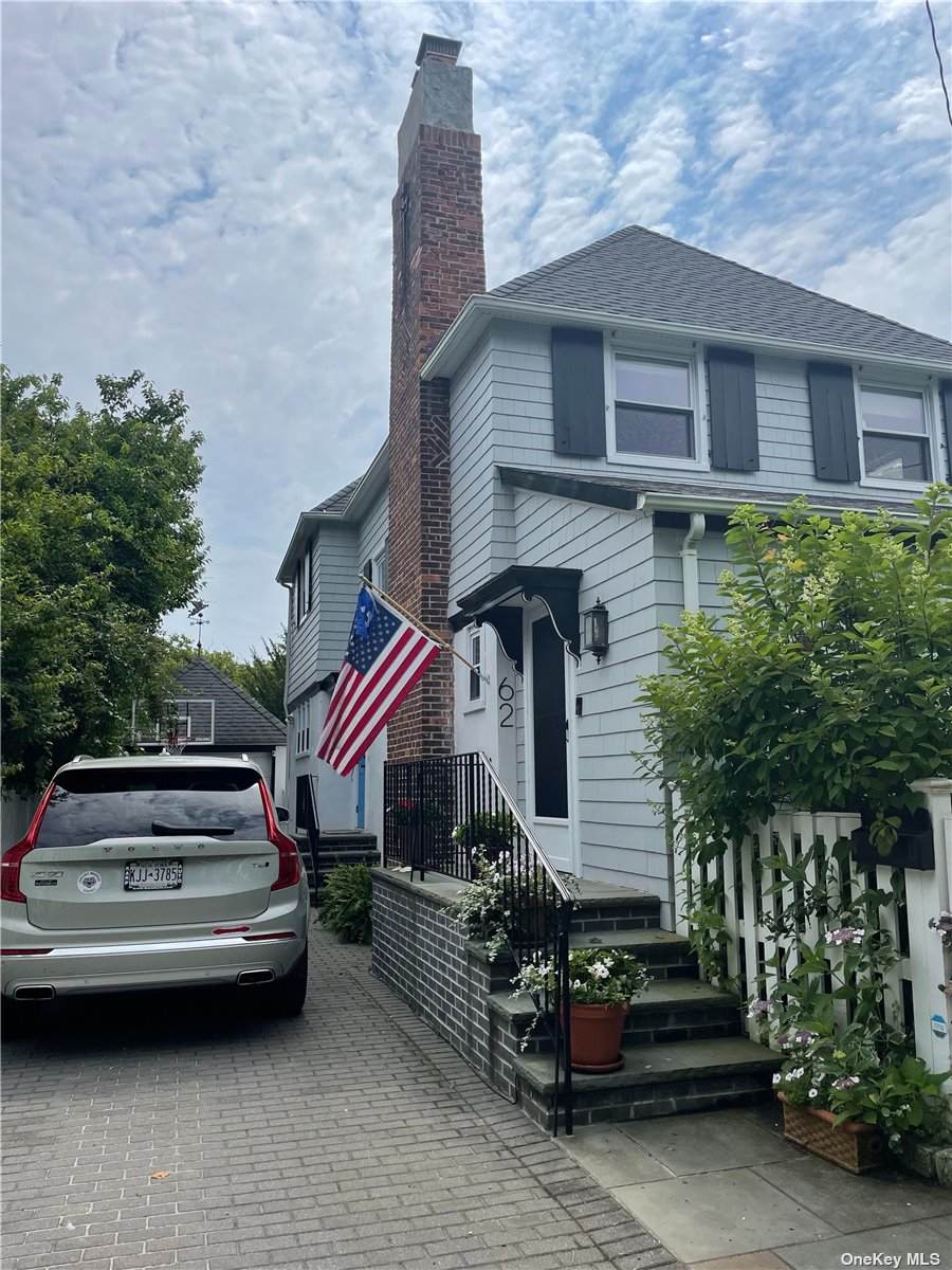 62 Ithaca Avenue - Photo 1