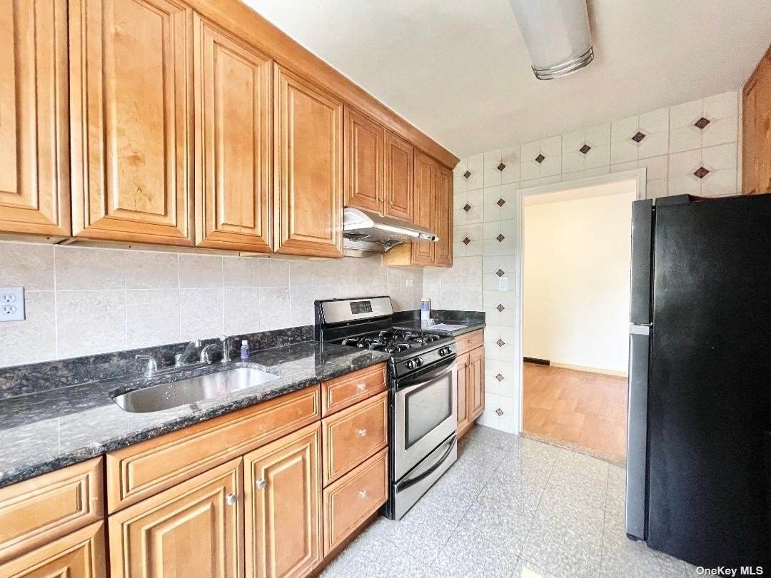 138-20 31Rd - Photo 1