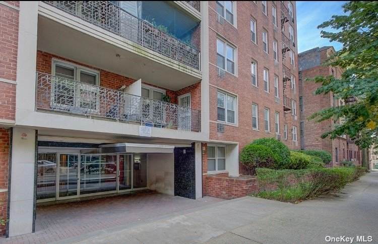 144-30 Sanford Ave - Photo 1