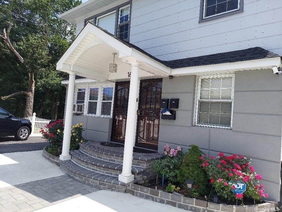 16 Tyler Avenue - Photo 1