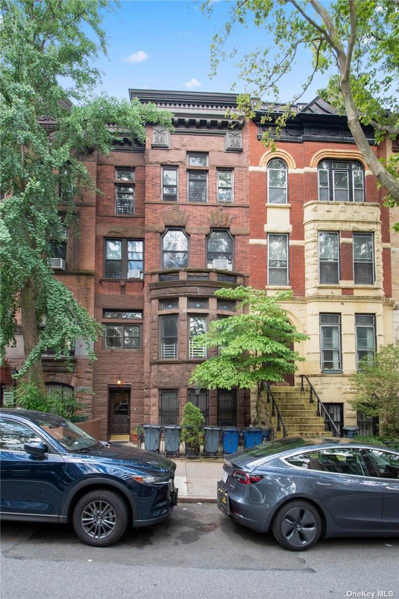 556 2nd Street - Photo 1