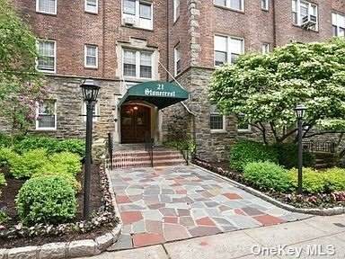 21 Chatsworth Avenue - Photo 1