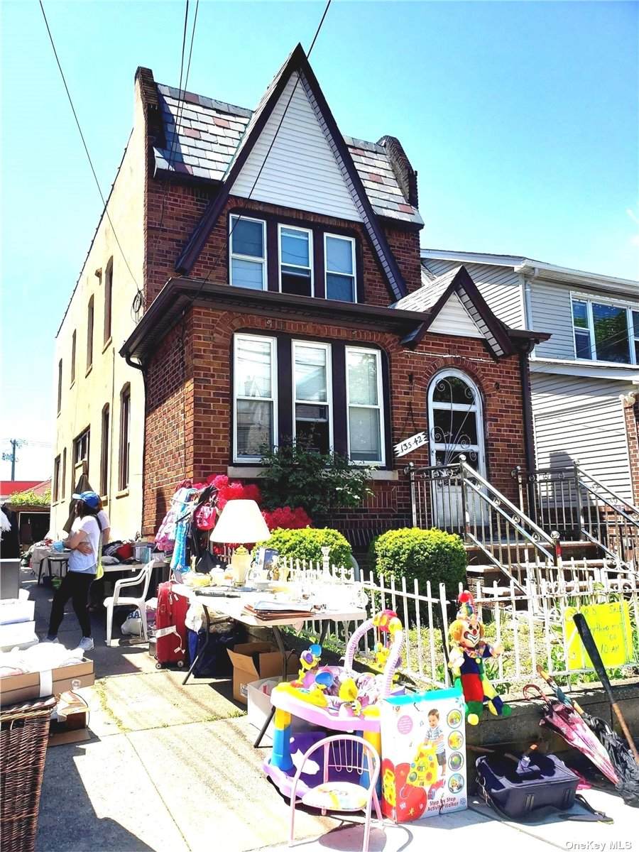 135-42 94th Street - Photo 1