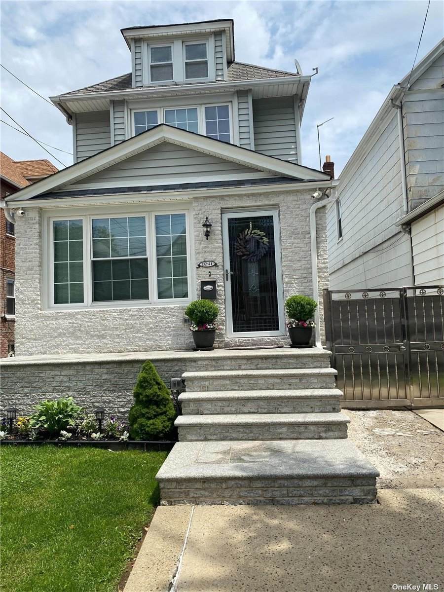 132-41 114th Street - Photo 1