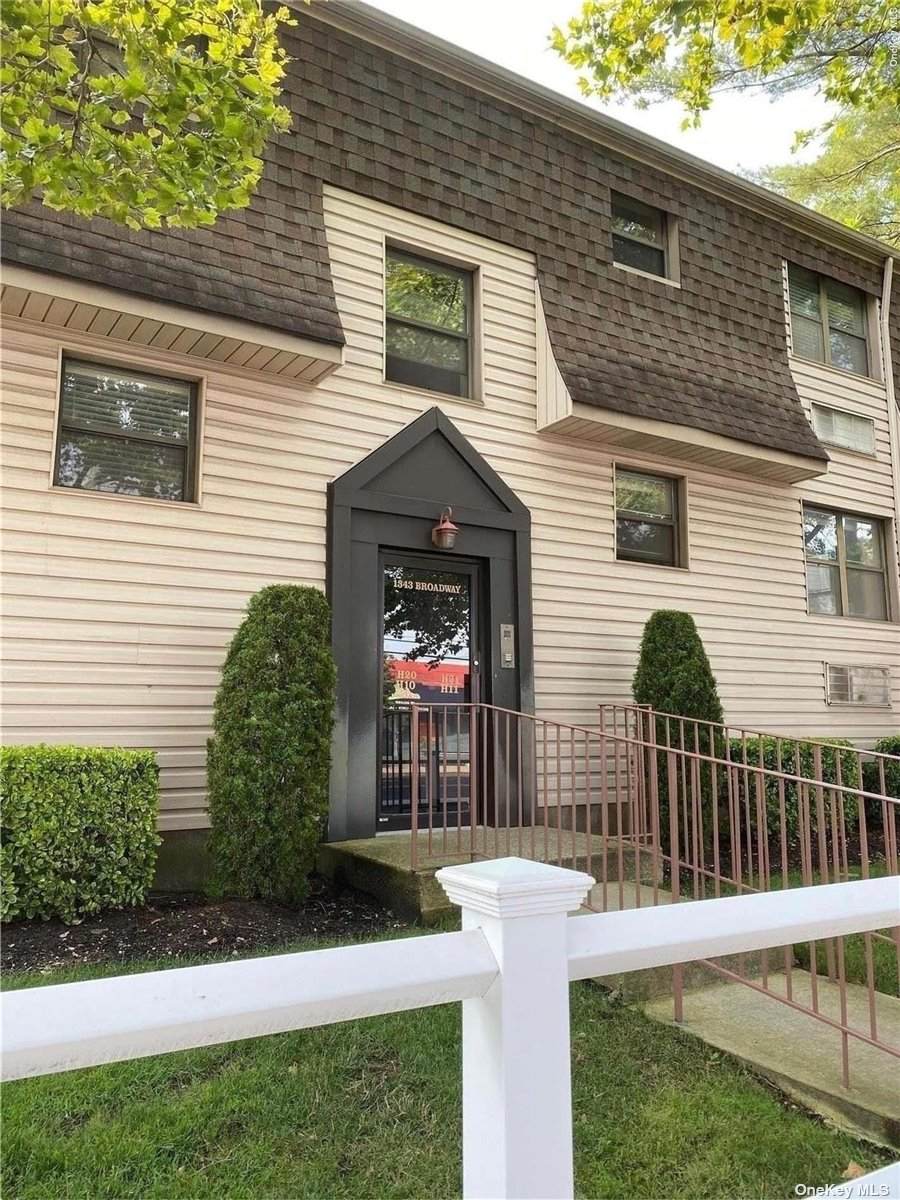 1343 Broadway - Photo 1