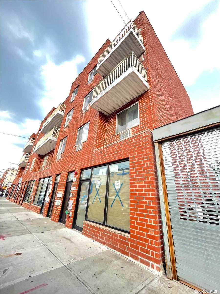 10112 43 Ave - Photo 1