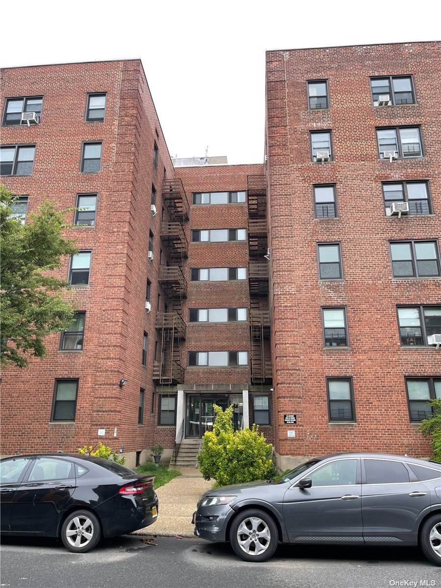 216-10 77 Avenue - Photo 1