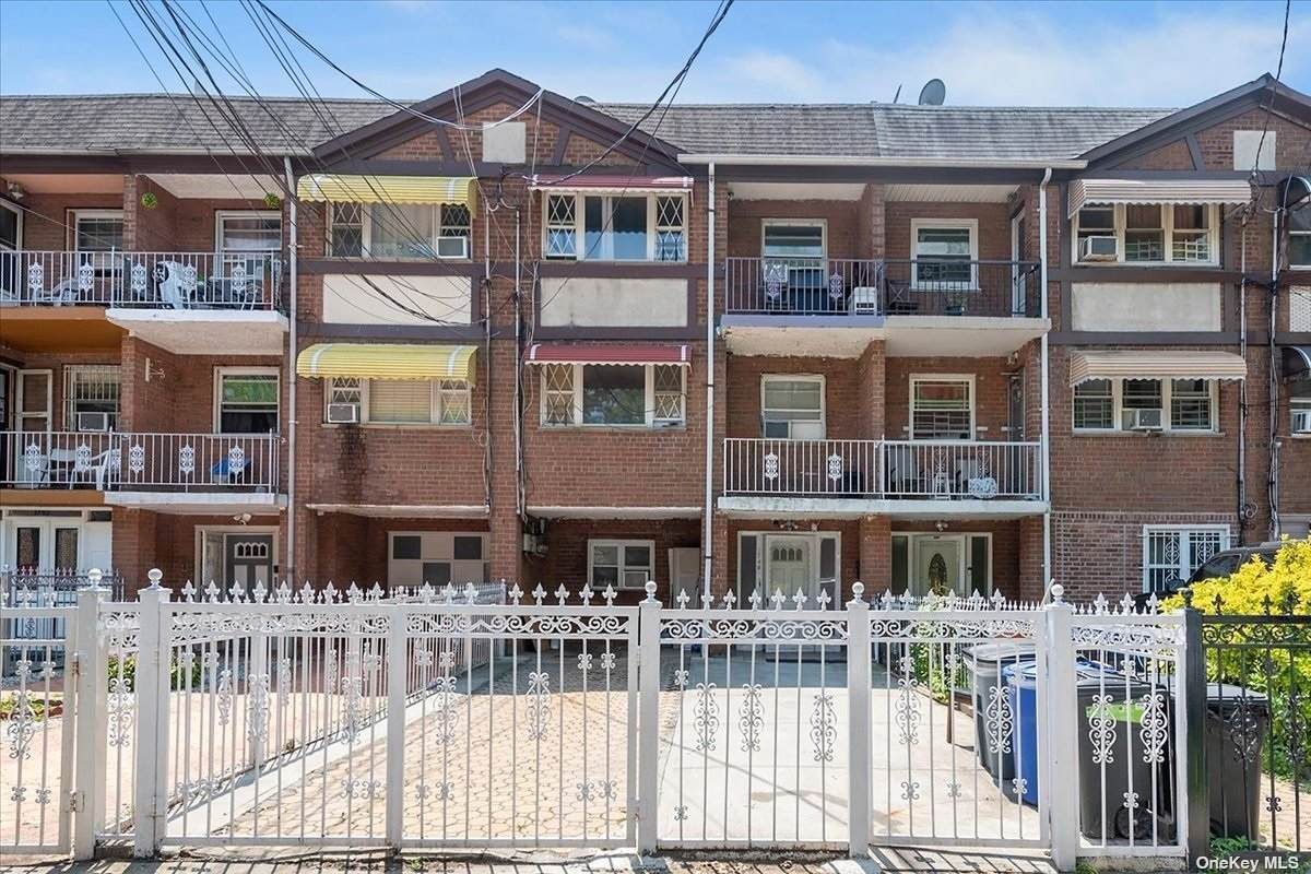 1746 Lacombe Avenue - Photo 1