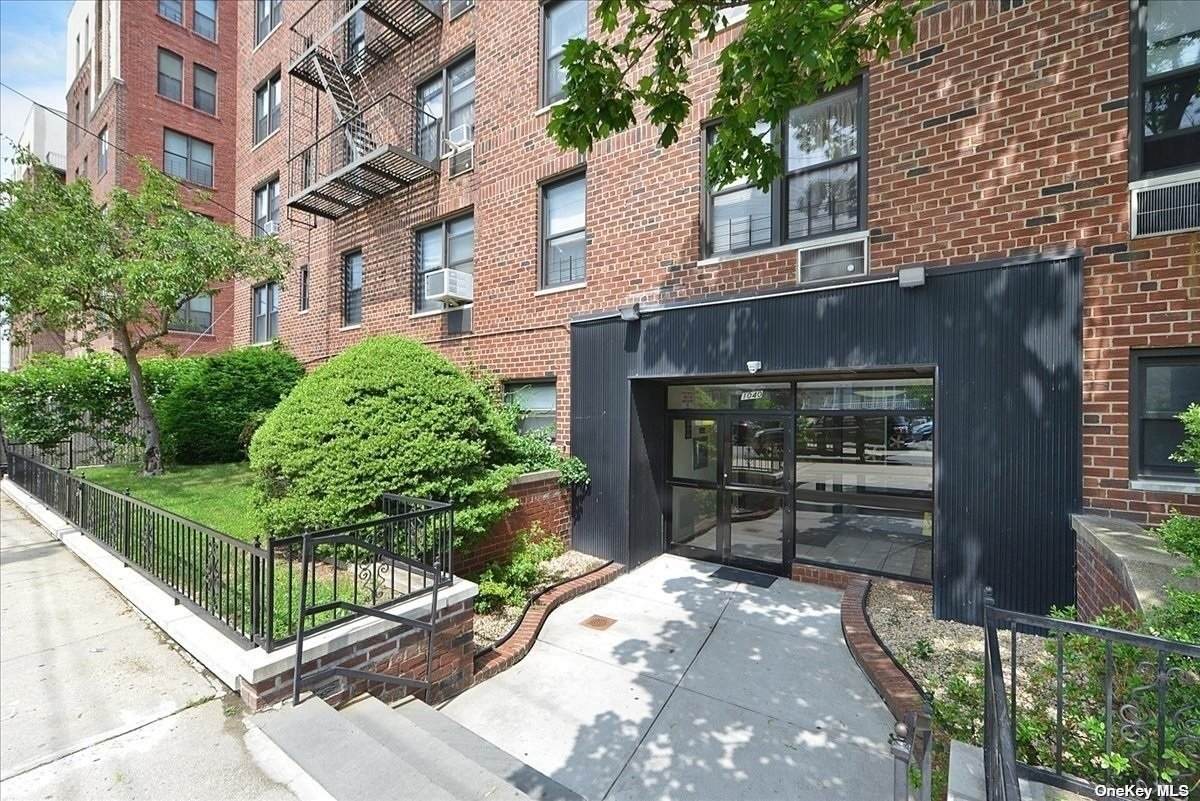 1040 Neilson Street - Photo 1