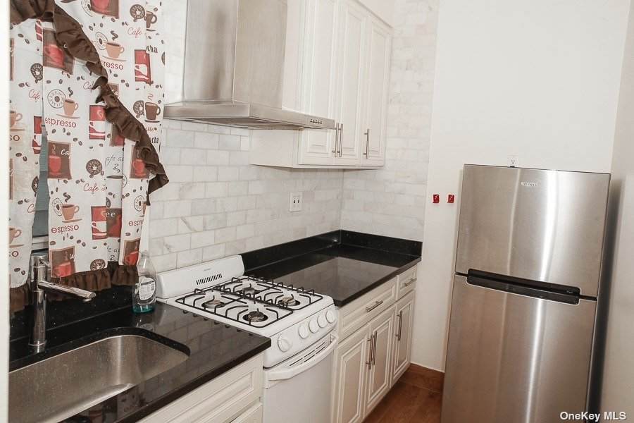 86-02 79th Street - Photo 1