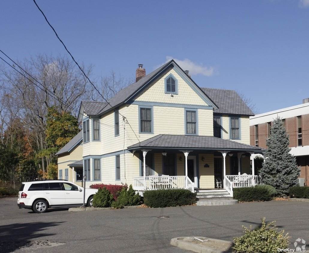 88 Maple Avenue - Photo 1