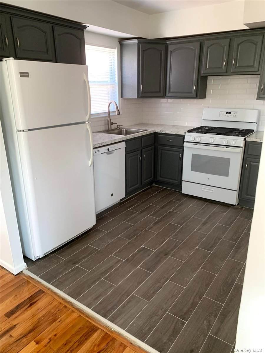 83-33 Beverly Road - Photo 1