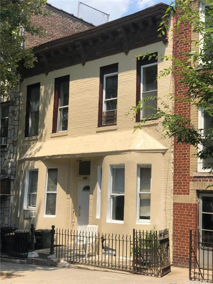 349 22nd Street - Photo 1