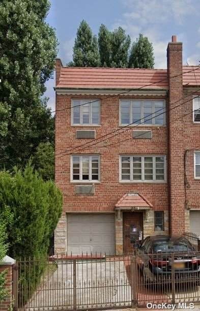 3535 71 Street - Photo 1