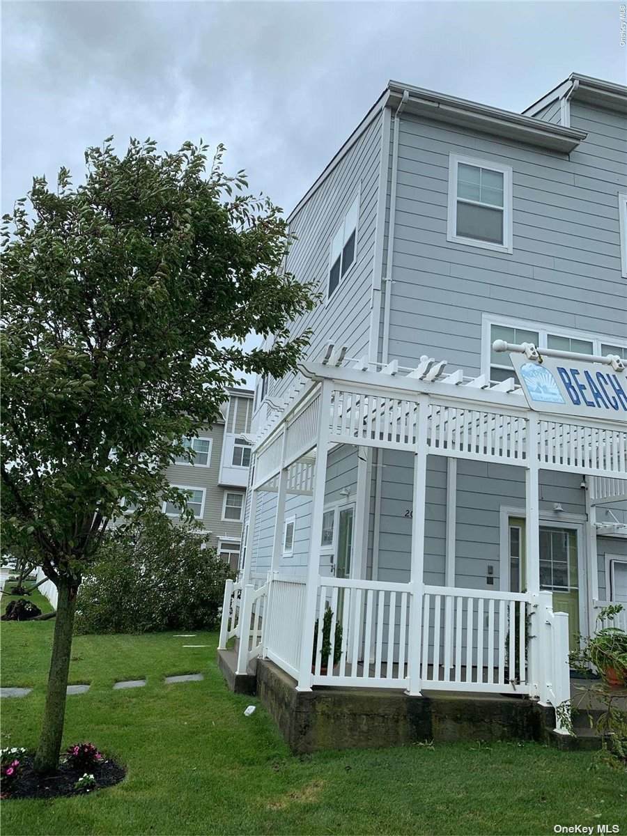 201 Beach Breeze Place - Photo 1