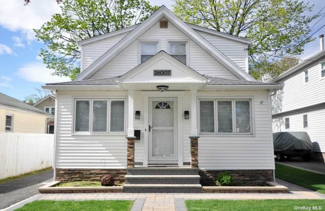 260-07 Williston Ave - Photo 1