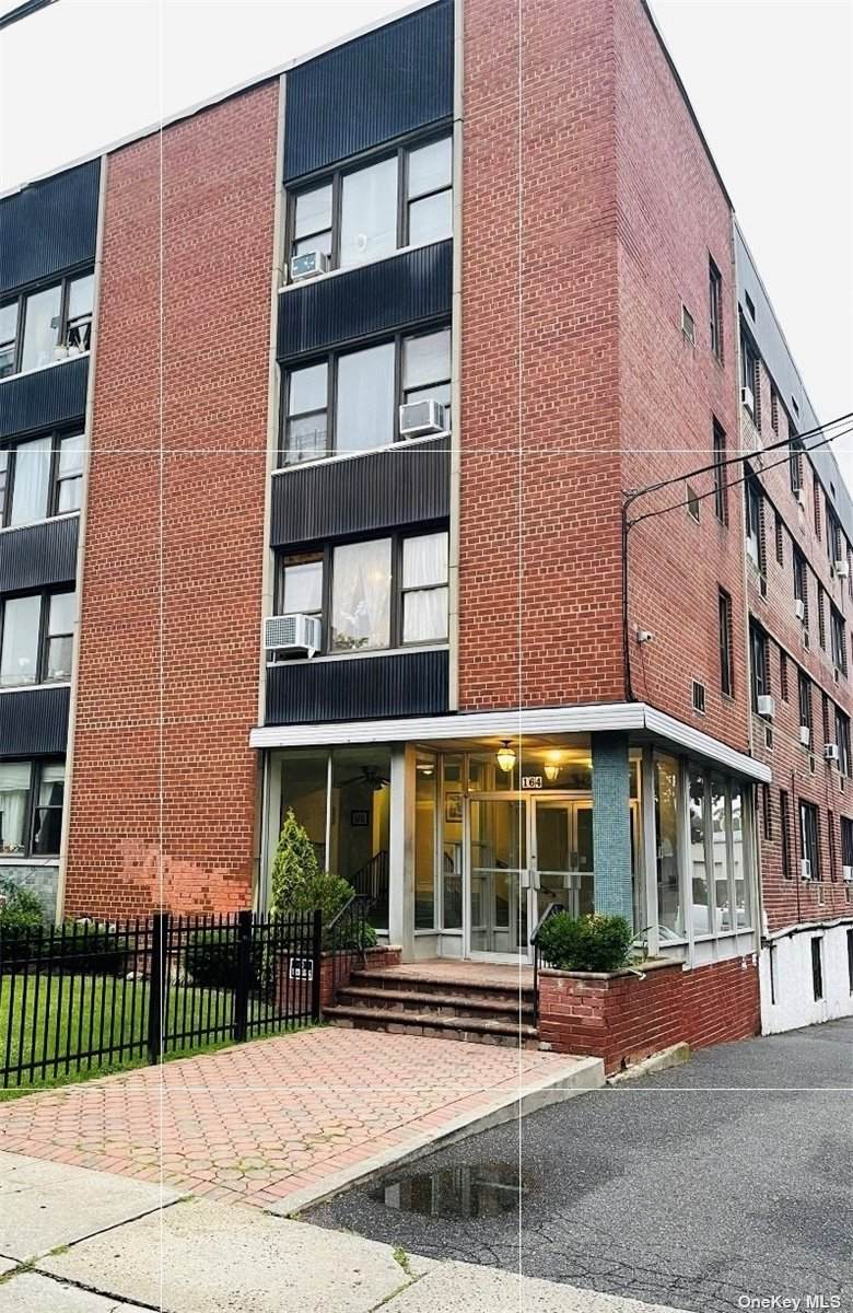 164 Pine St - Photo 1