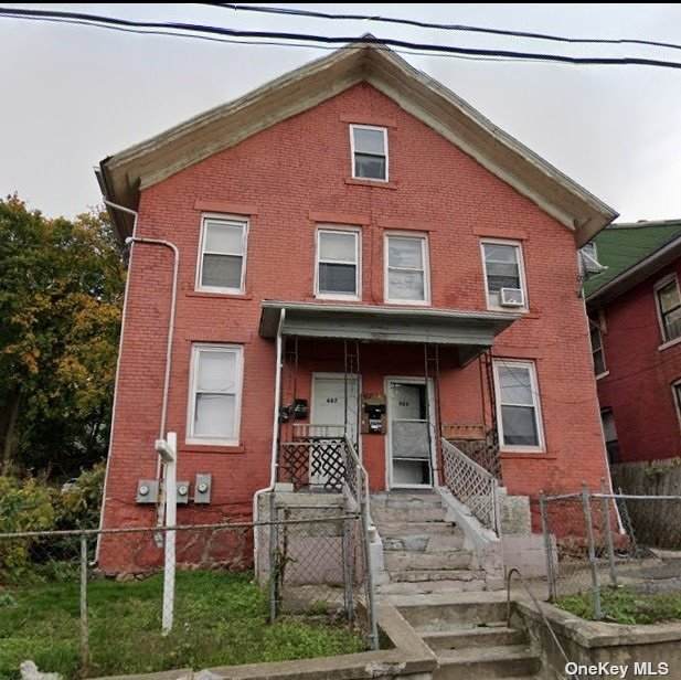 487 Baldwin Street - Photo 1