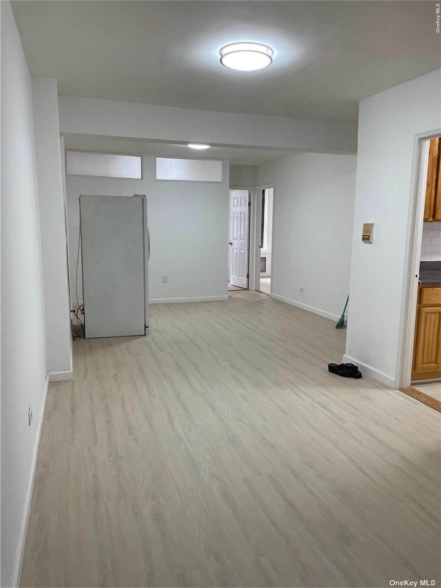 83-60 Vietor Avenue - Photo 1