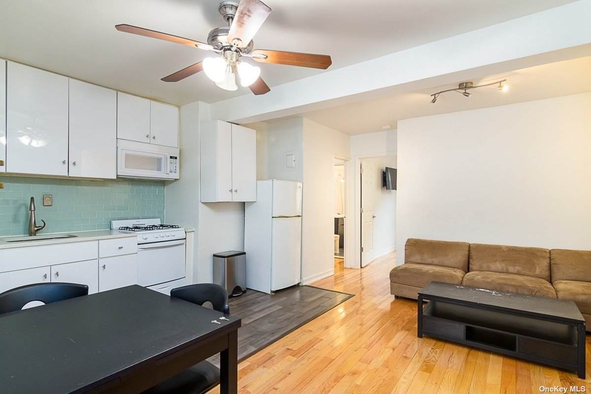 102-55 67 Drive - Photo 1