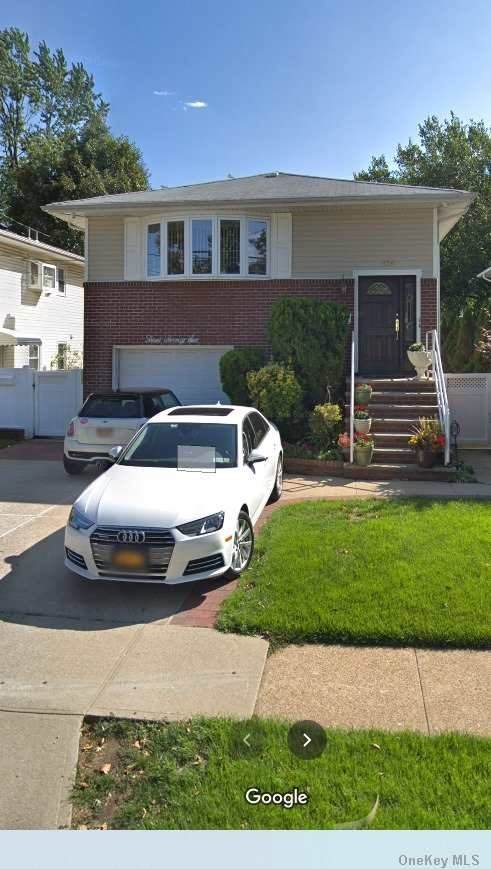 326 Valley Stream Boulevard - Photo 1