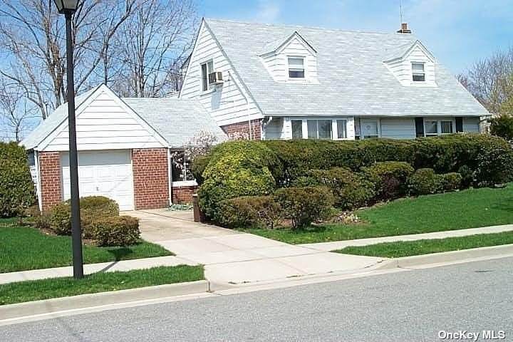 85 Yorkshire Road - Photo 1