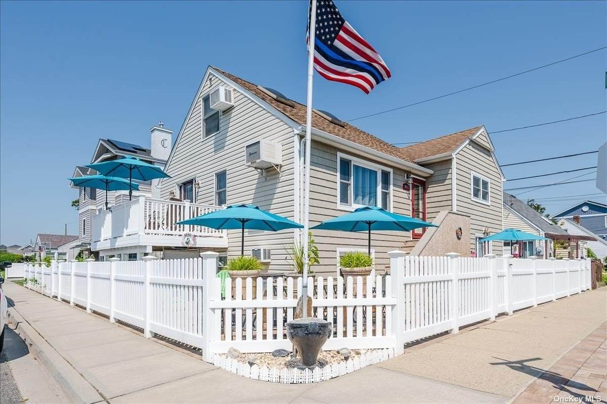661 Pine Street - Photo 1