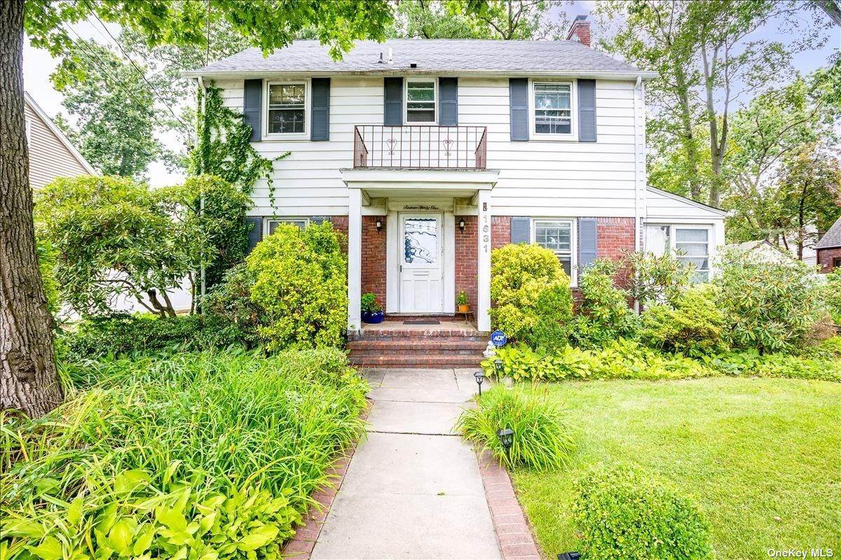 1631 Oak Street - Photo 1