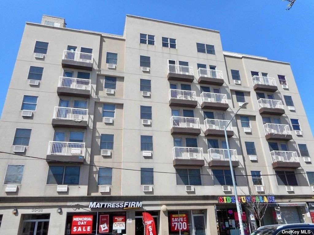 35-38 Junction Boulevard - Photo 1