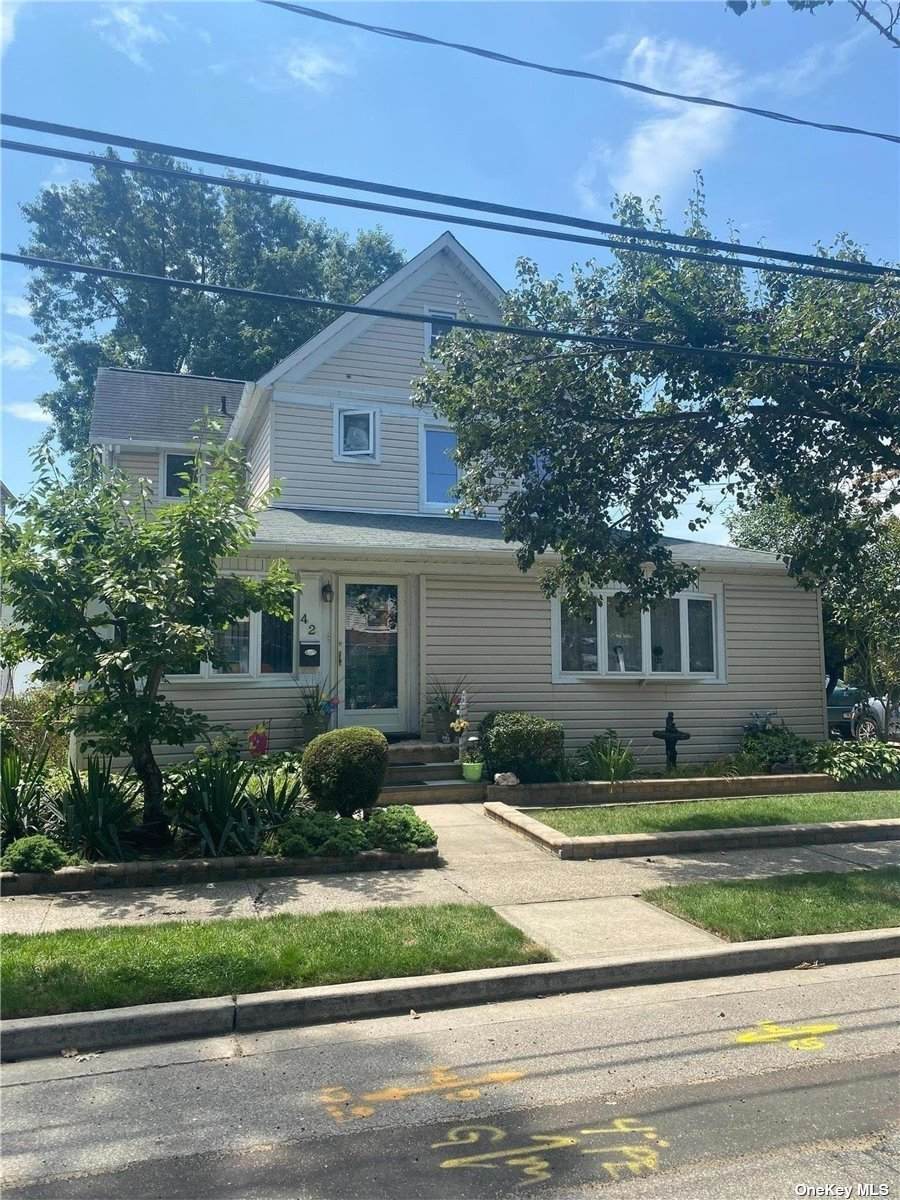 42 Mineola Avenue - Photo 1