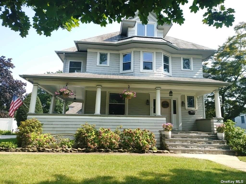 30 Raymond Avenue - Photo 1