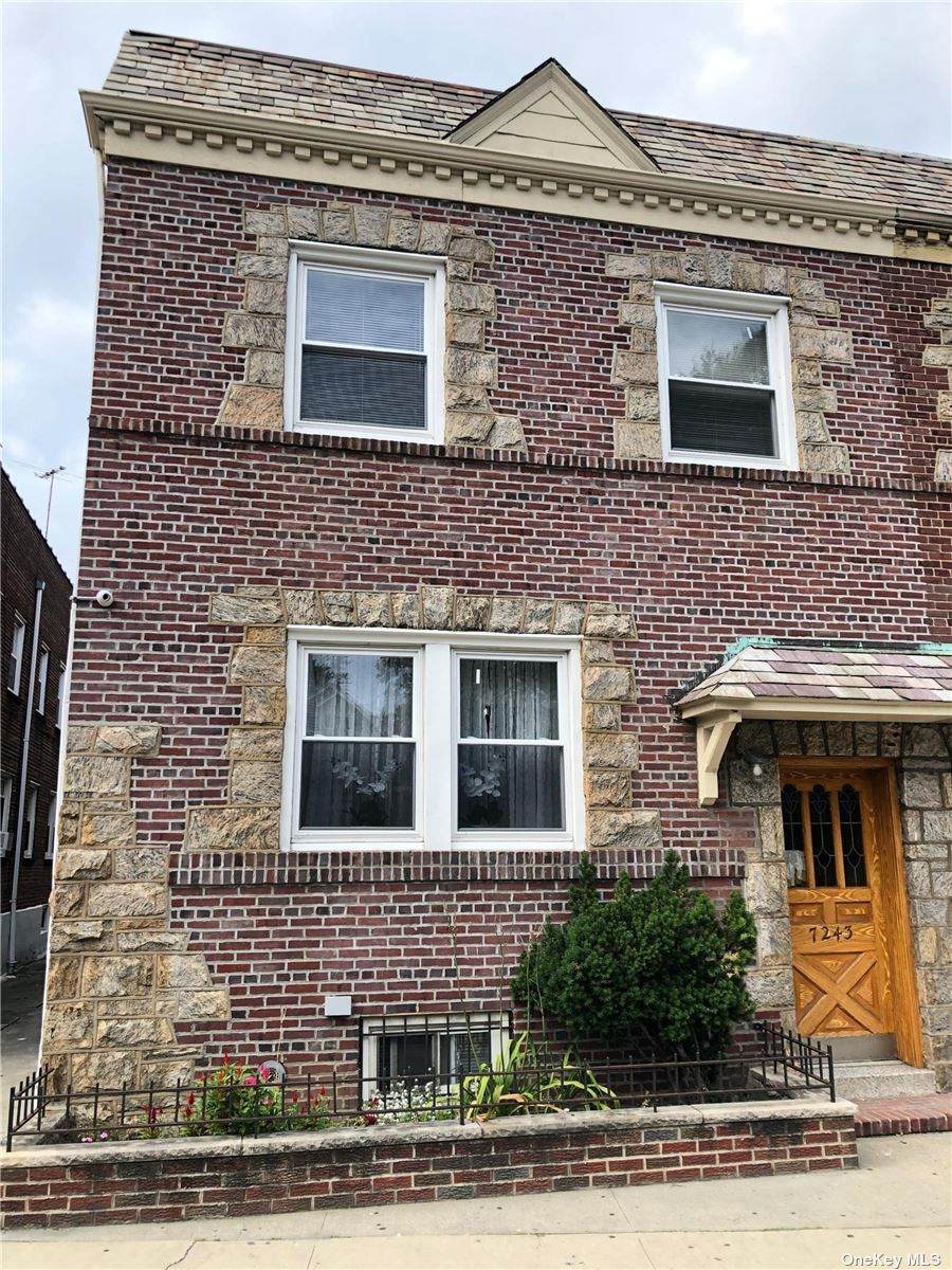 72-43 Myrtle Avenue - Photo 1