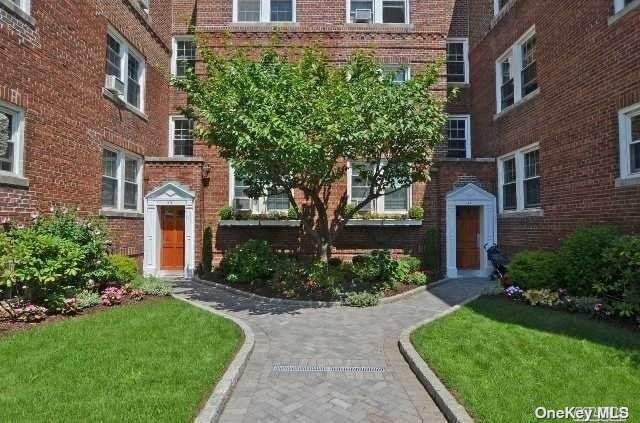 17 Gaynor Avenue - Photo 1