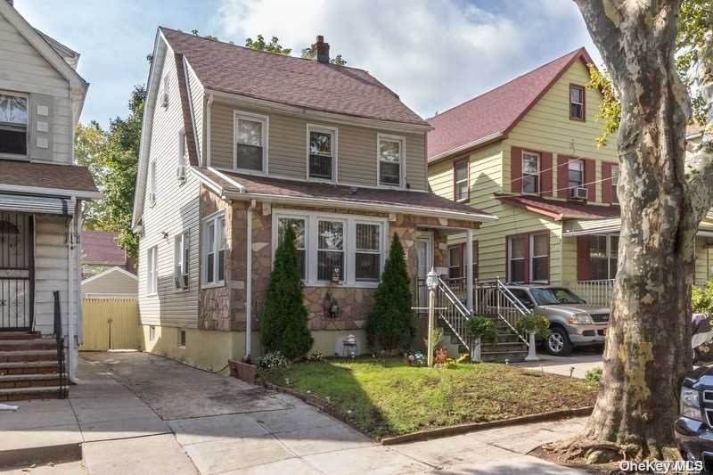 215-28 112 Avenue - Photo 1